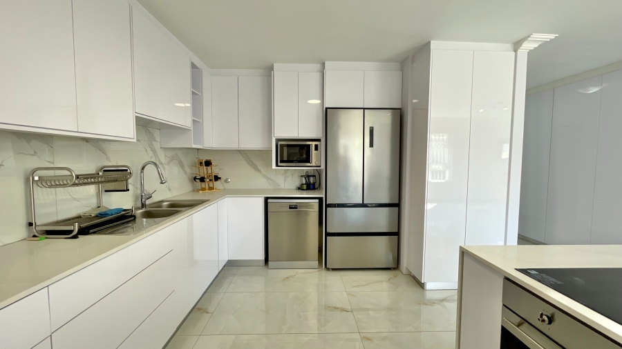 4 Bedroom Property for Sale in Greenways Golf Estate Western Cape
